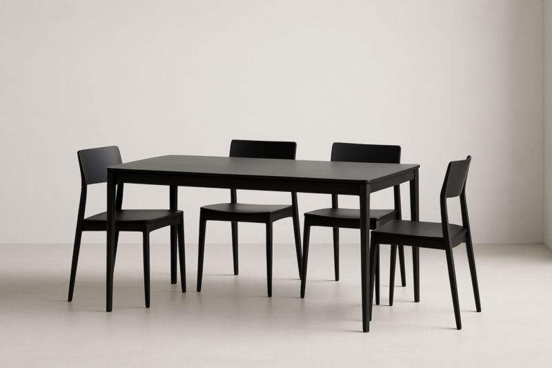 Ensemble table et chaises en métal noir