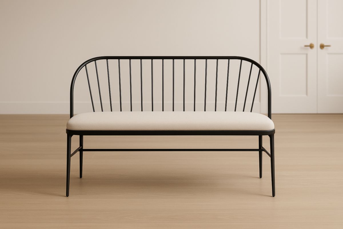 Banc en métal noir avec tissu beige